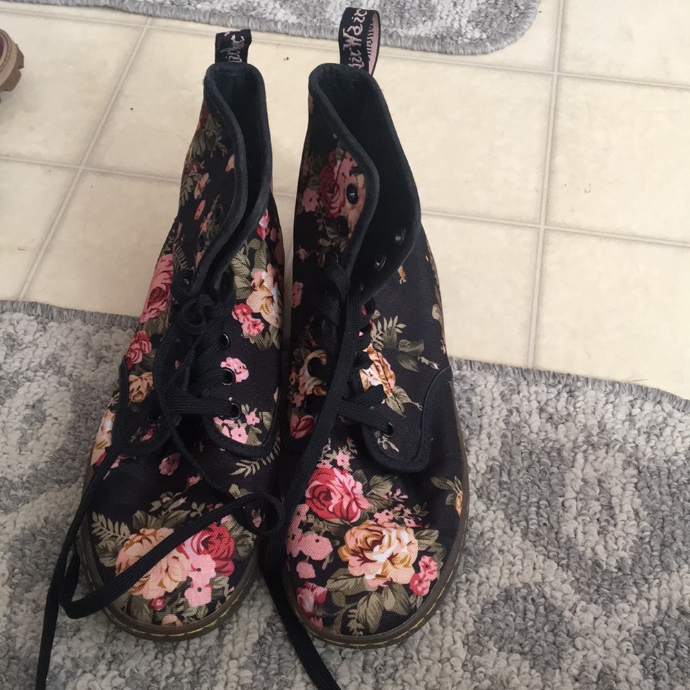 Floral doc martens